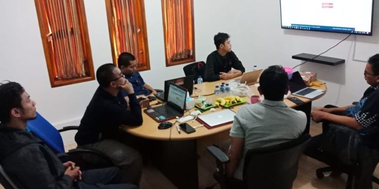 Kerjasama Dengan Mitra